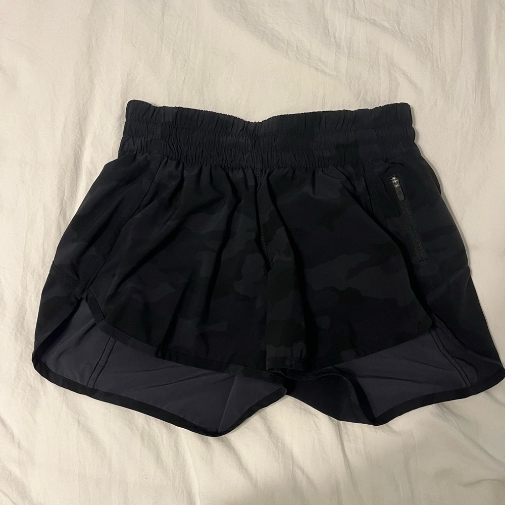 Lululemon Low-Rise tracker shorts